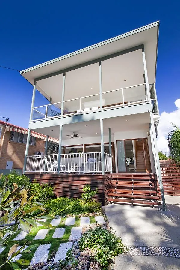 Holiday home Tranquil & Modern Riverside Getaway Noosaville