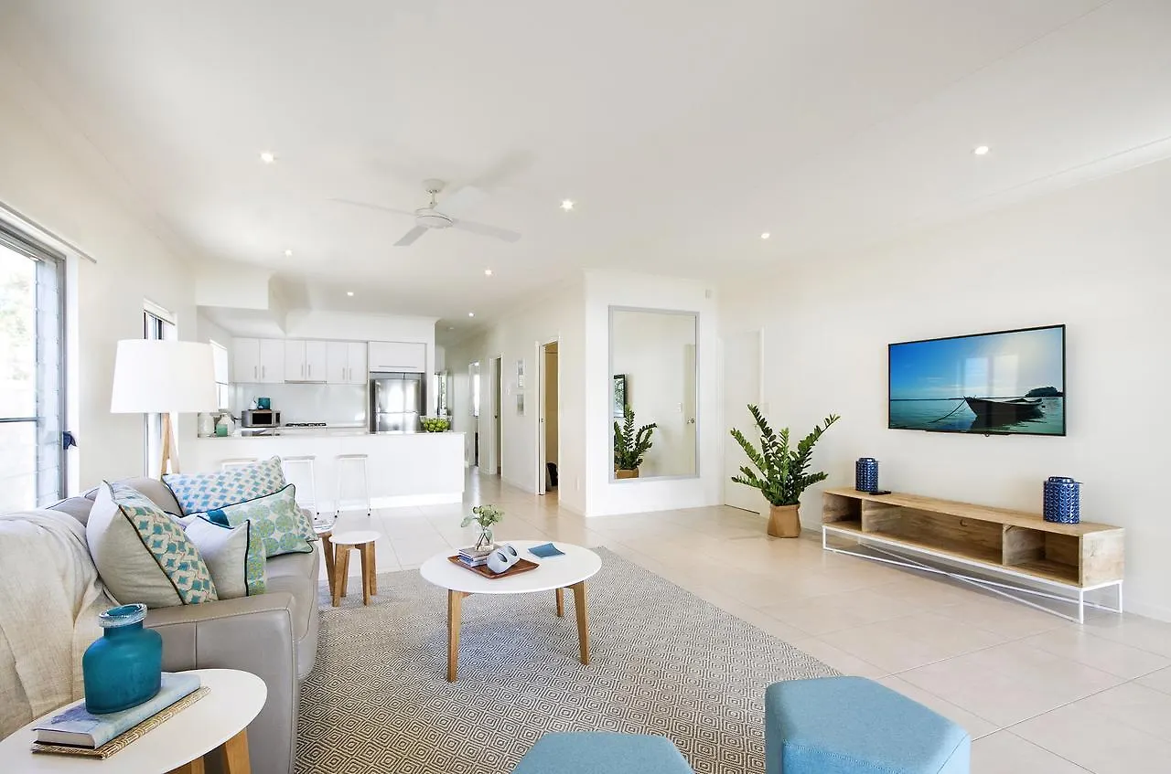 Tranquil & Modern Riverside Getaway Noosaville 0*,  Australia
