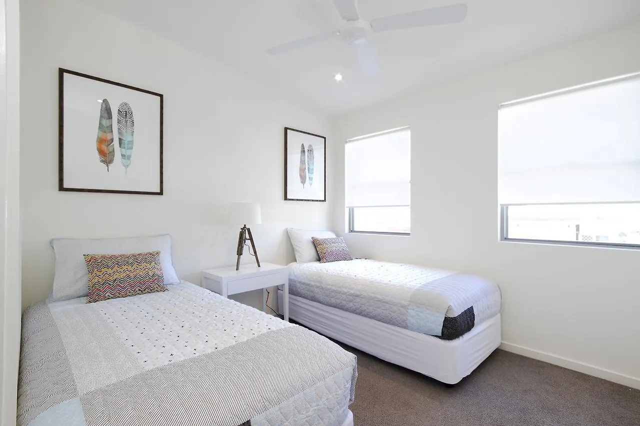 Tranquil & Modern Riverside Getaway Noosaville 0*,  Australia